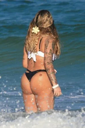 Rafaella Santos