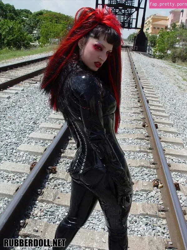 RubberDoll - Photo #18