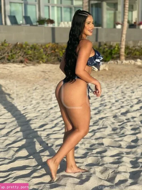 Roxana Ventura - Photo #02
