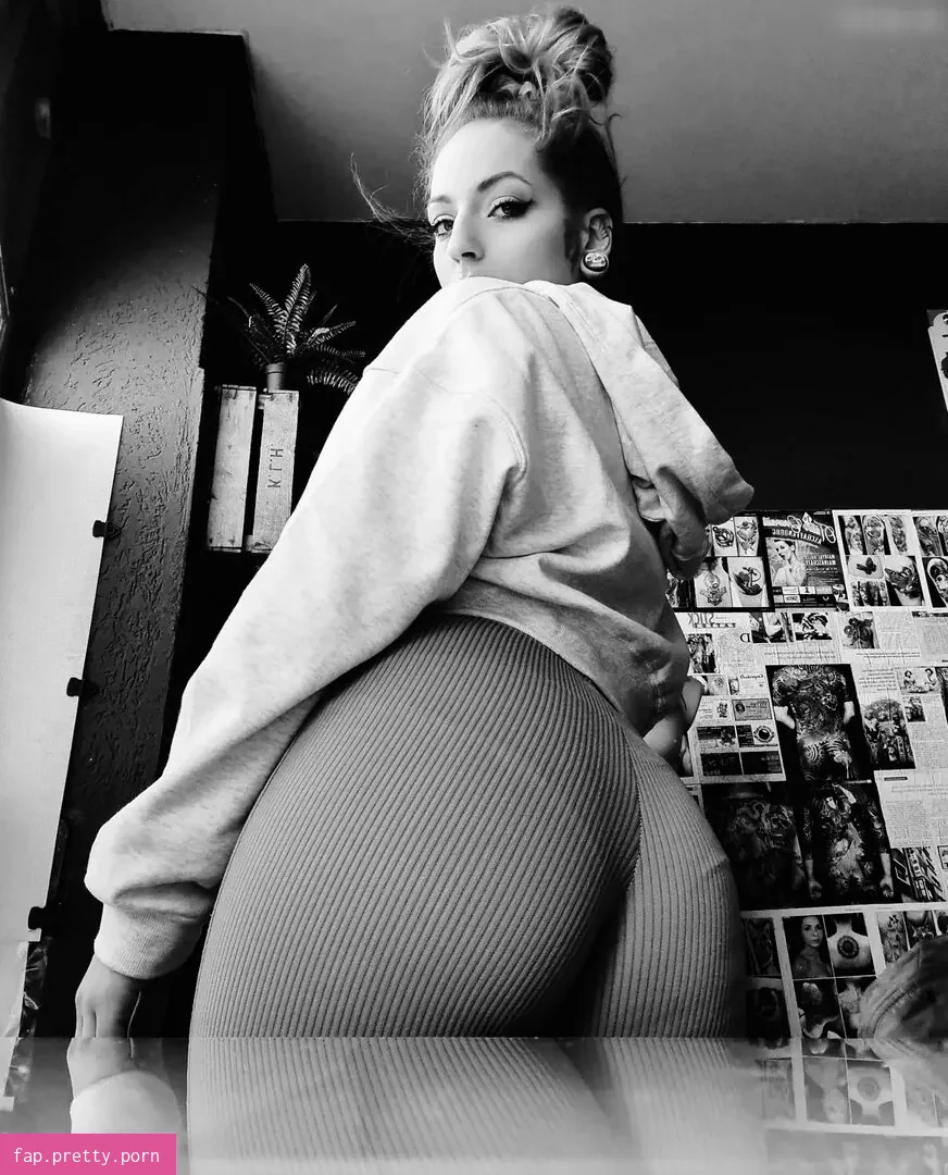 Roxy_Wayne - Photo #21