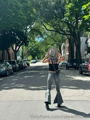 ridewithlola.x