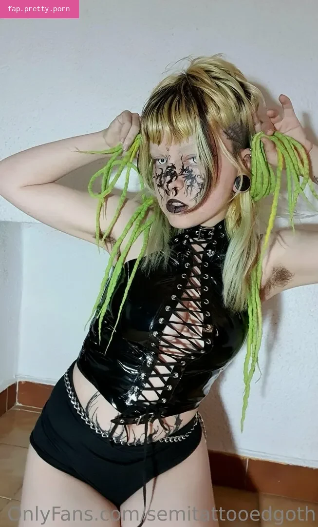 semitattooedgoth - Photo #27