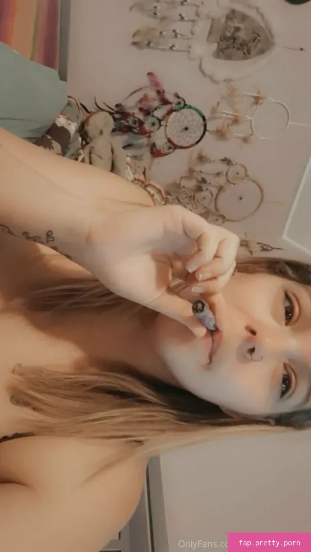 stoner.420chick - Photo #35
