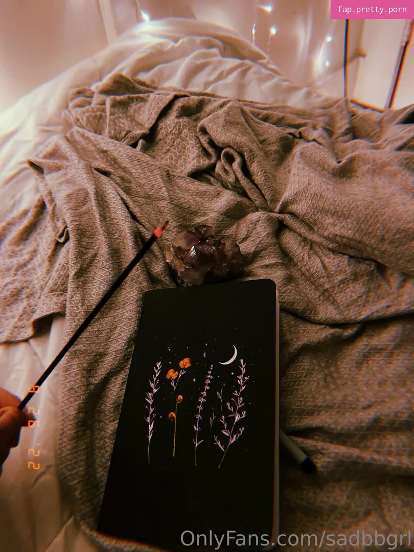 sadbbgrl - Photo #02