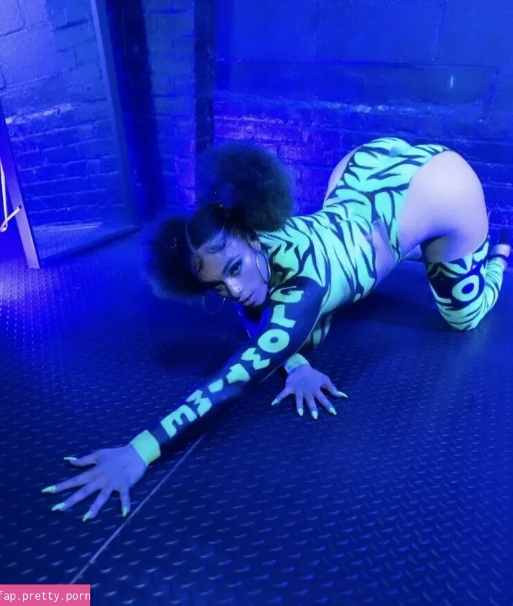 safiyaswrld - Photo #64