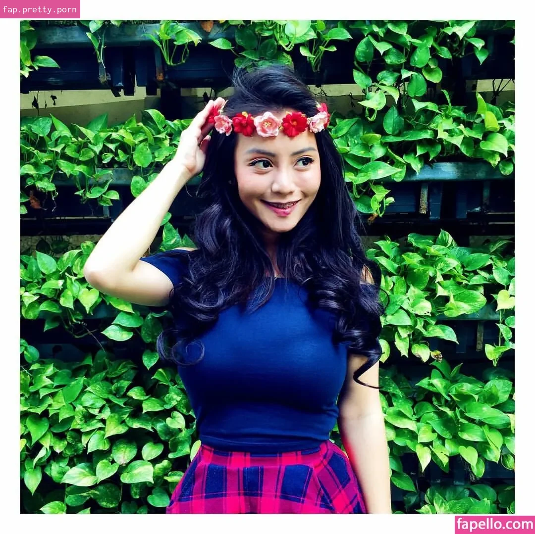 Sally - Photo #10
