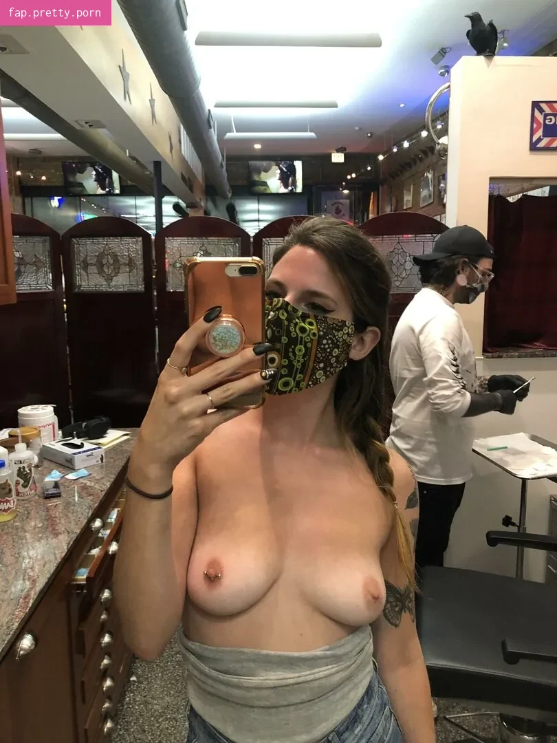 Sarah Ashley - Photo #02