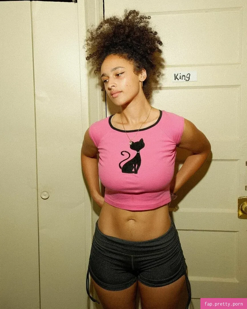 Sarina - Photo #90
