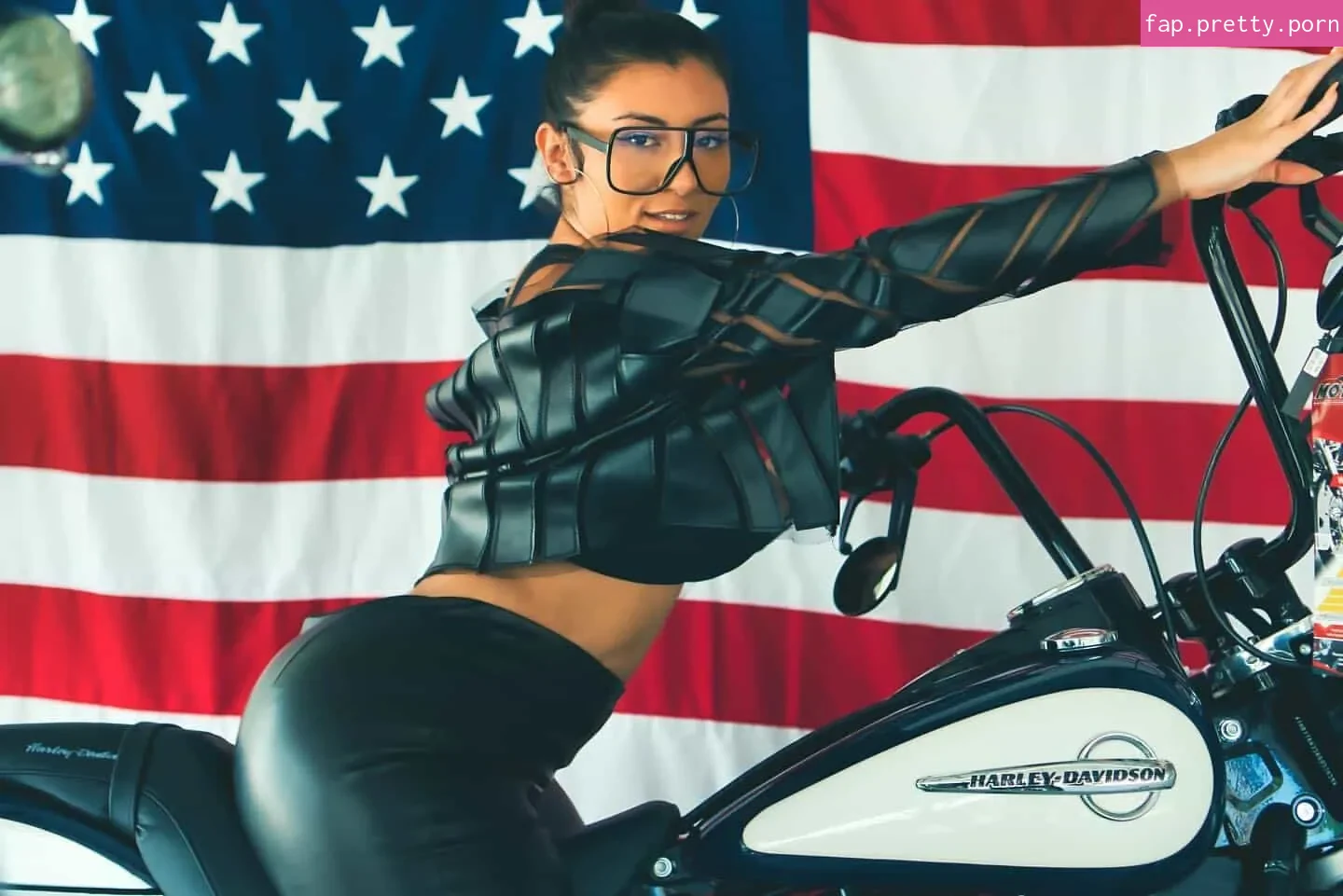 Selena Adams - Photo #33