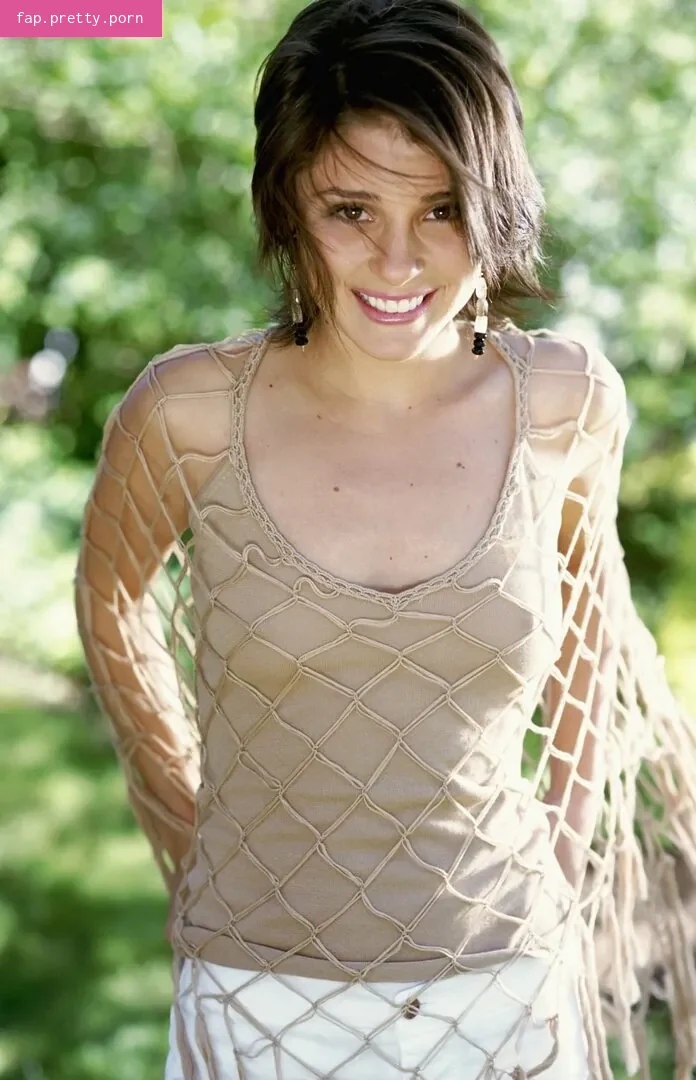 Shiri Appleby - Photo #06