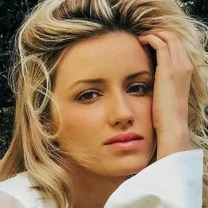 Sloane Avery