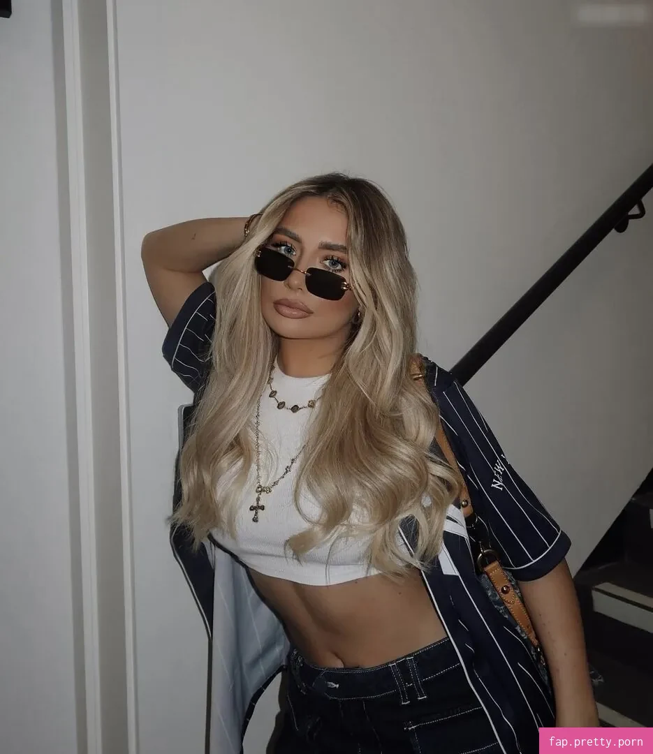 Saffron Barker - Photo #93