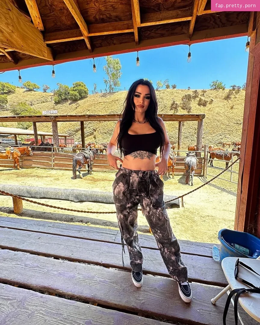 Saraya Bevis - Photo #29