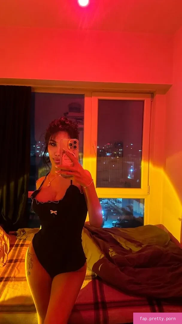 Sinem Bahar - Photo #08