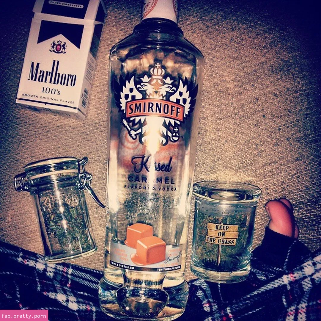 Smoking_babee - Photo #54