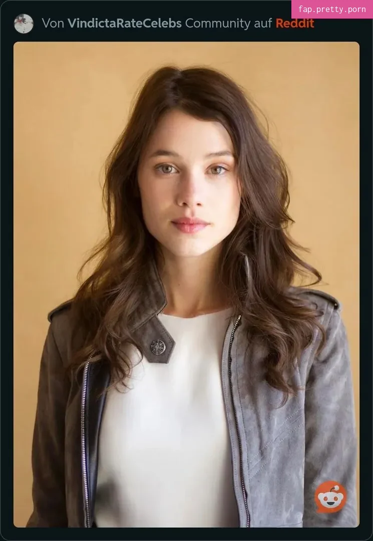 Àstrid Bergès-Frisbey - Photo #05
