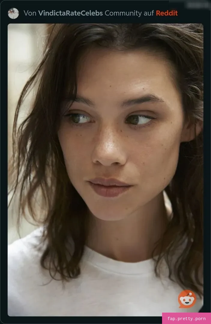 Àstrid Bergès-Frisbey - Photo #09