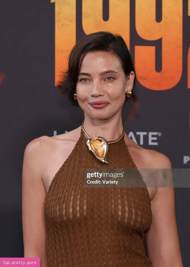 Stephanie Corneliussen - Photo #44