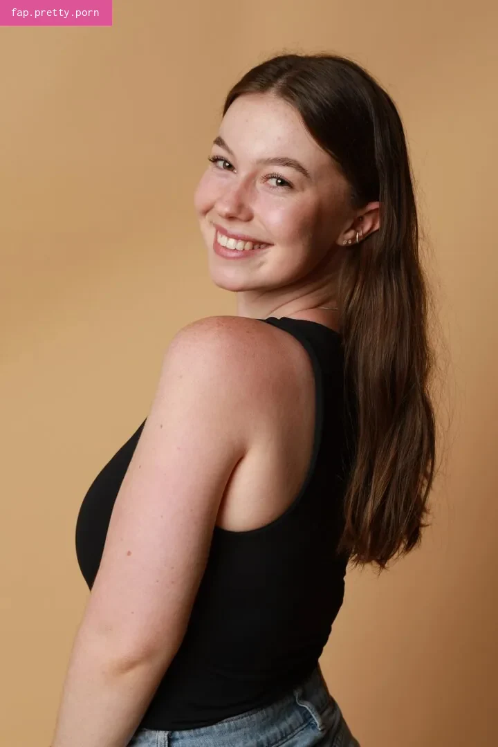 Stephanie Cox - Photo #21