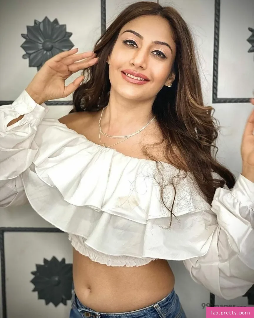 Surbhi Chandna - Photo #04