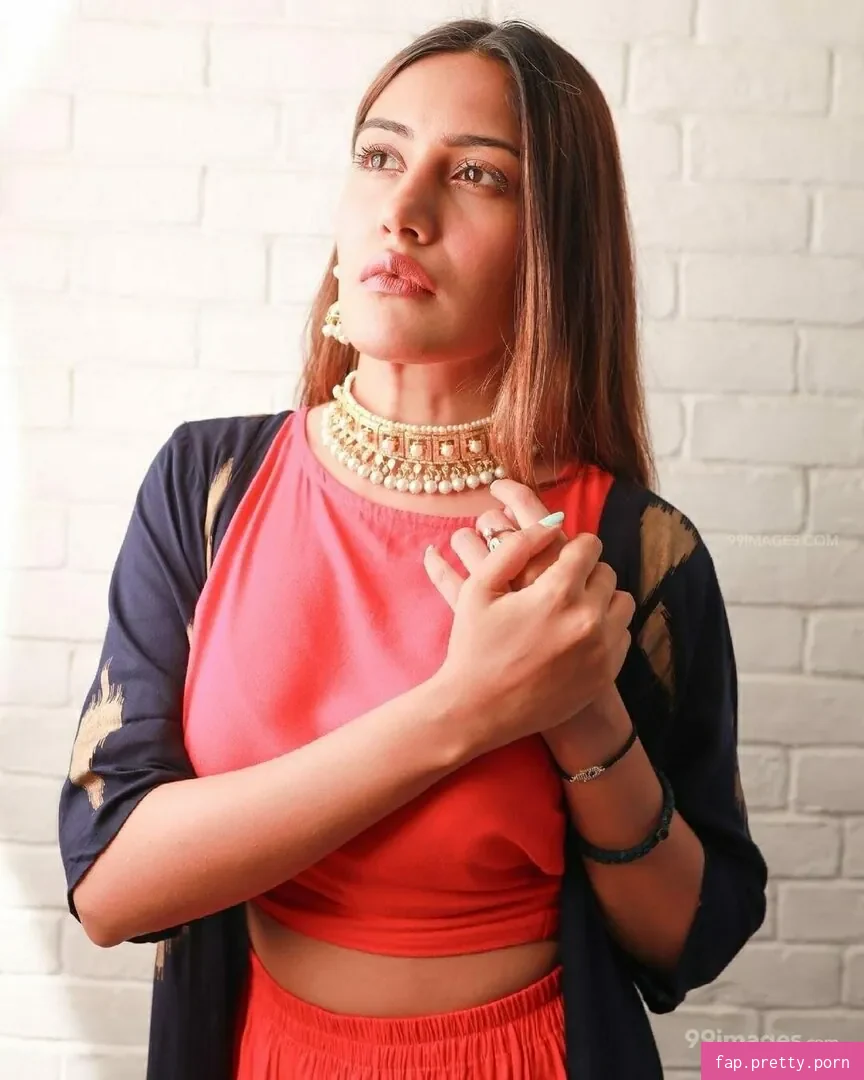 Surbhi Chandna - Photo #12