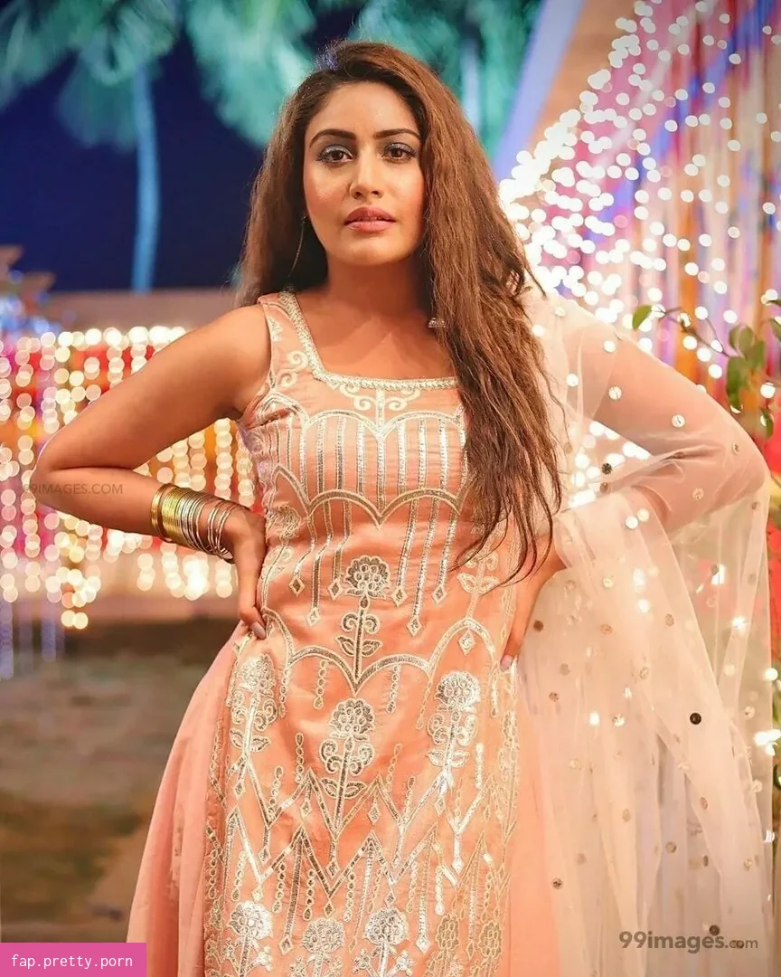Surbhi Chandna - Photo #08