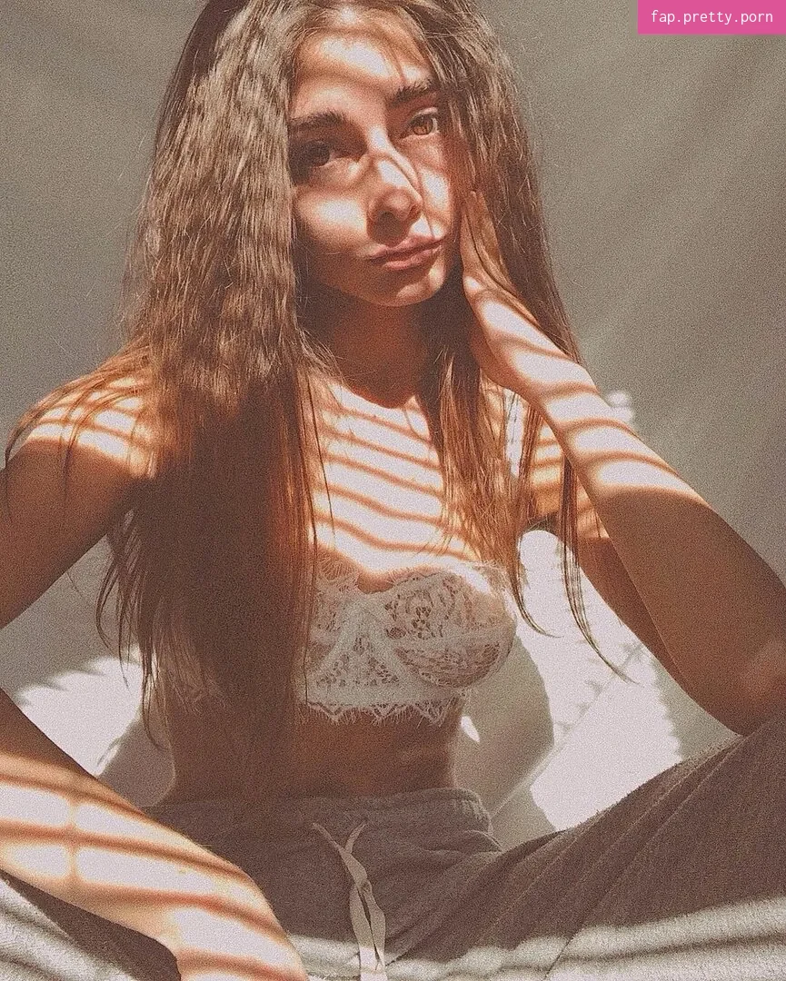 Sara Dokumaci - Photo #10