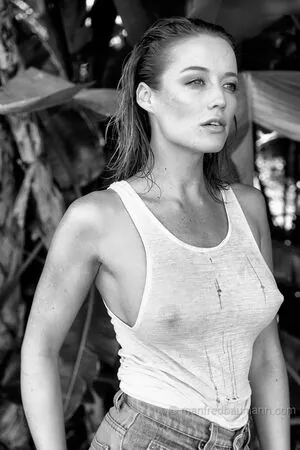 Sarah Dumont
