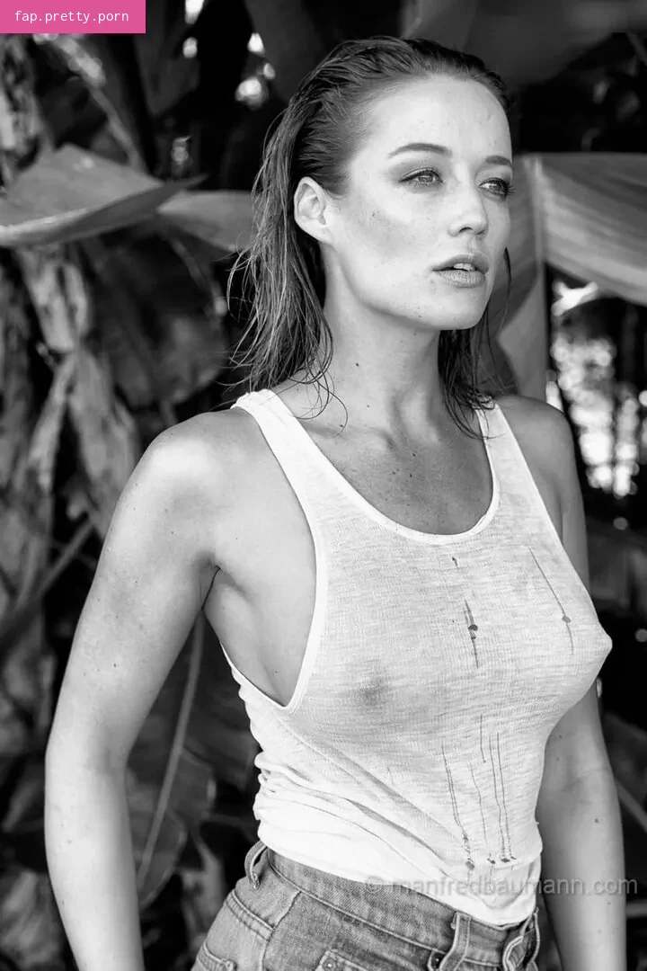 Sarah Dumont - Photo #06