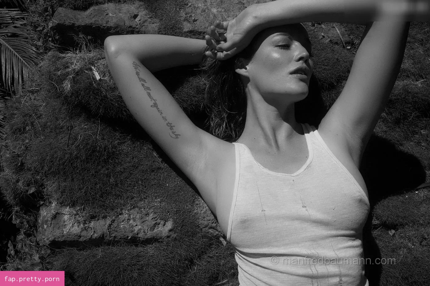 Sarah Dumont - Photo #09