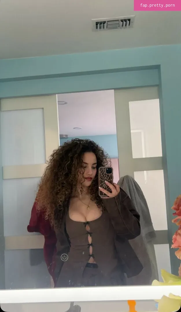 Sofie Dossi - Photo #64