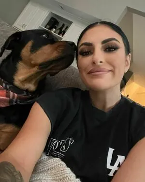 Sonya Deville