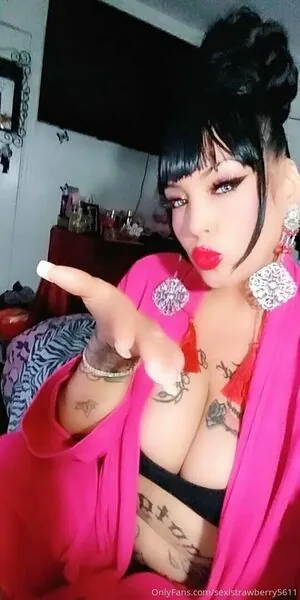 sexistrawberry5611