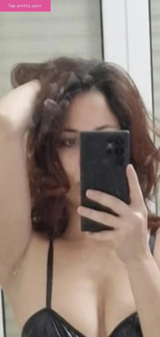 SexyLatinaWife93 - Photo #36