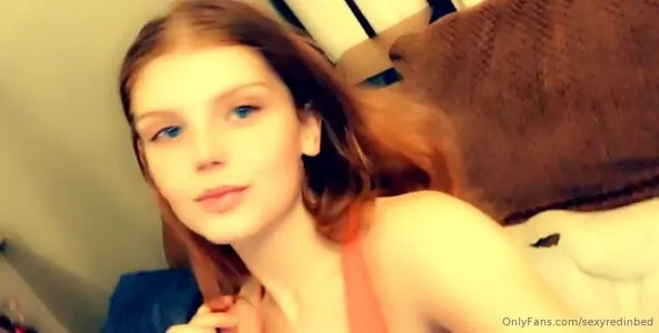sexyredinbed