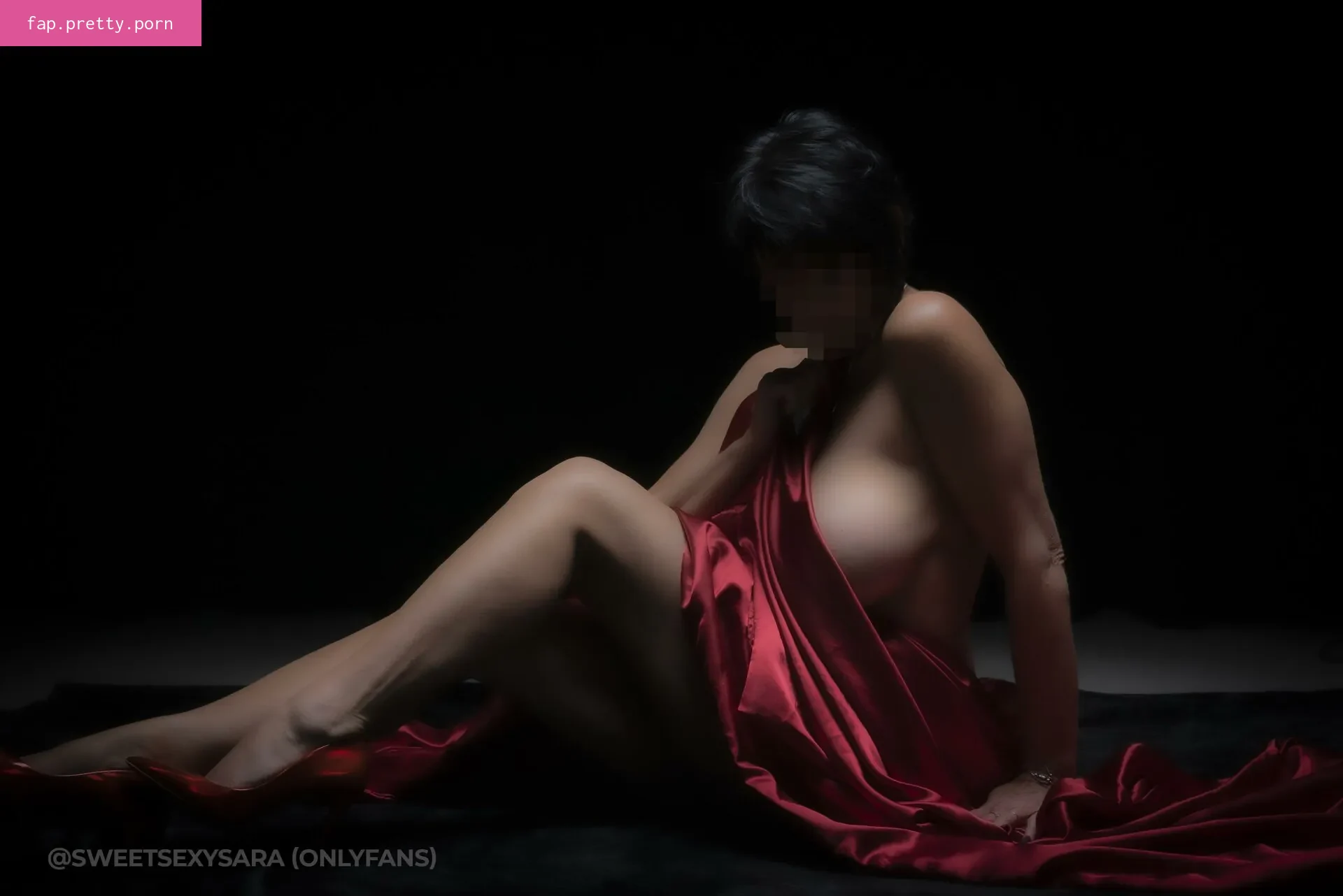 SexySaraWPG - Photo #05