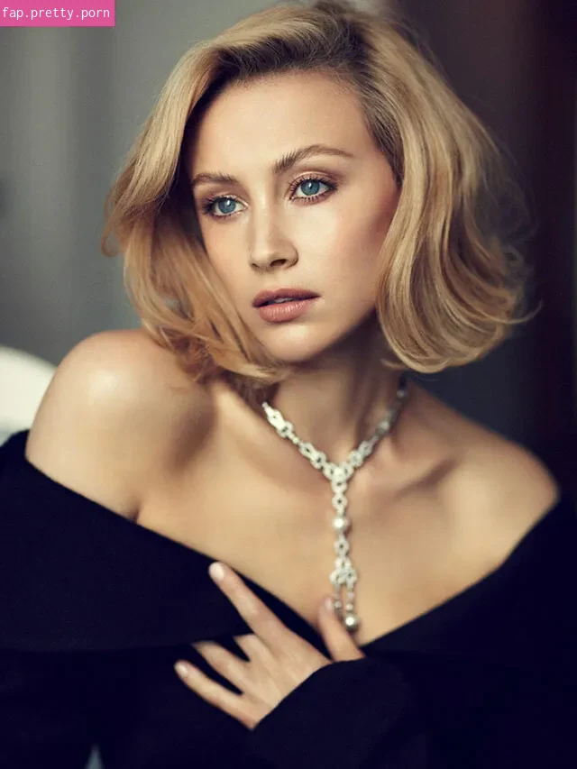 Sarah Gadon - Photo #23