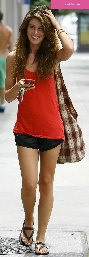 Shenae Grimes - Photo #03