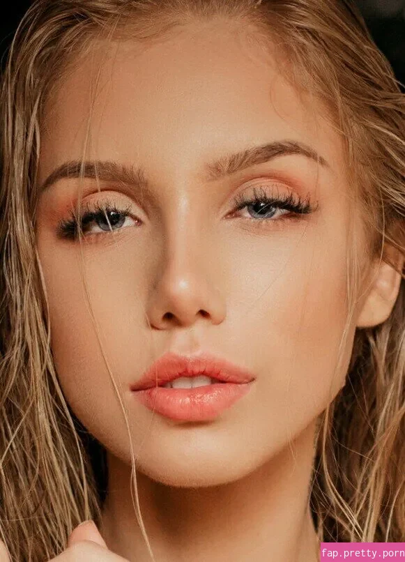 Sara Hardel - Photo #33