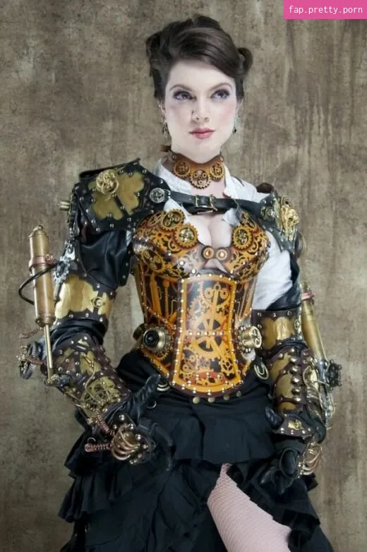 Sarah Hunter - Photo #05