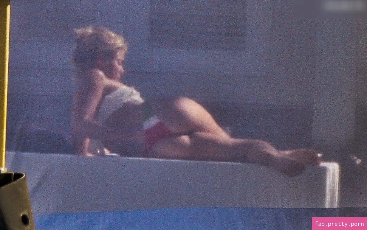 Shakira - Photo #00