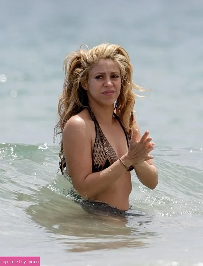 Shakira - Photo #25