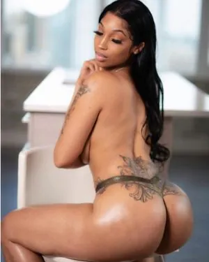 Shethickyyy