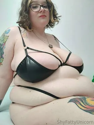 shyfattyunicorn