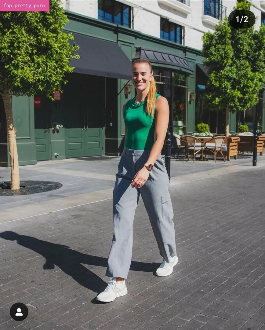 Sabrina Ionescu - Photo #06