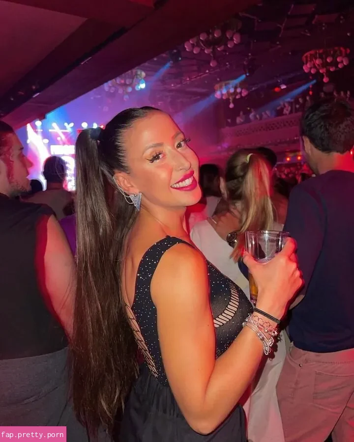 Sara Izquierdo - Photo #64