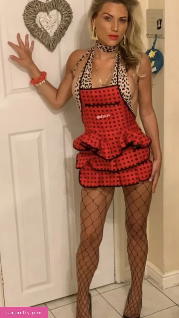 Sienna - Photo #15