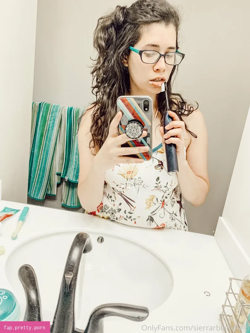 sierrarblakefield - Photo #03