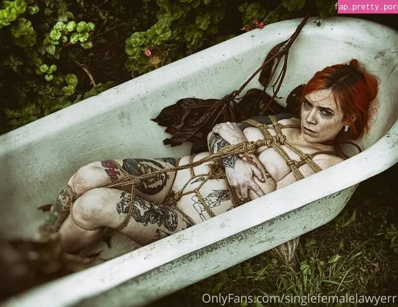 Singlefemalelawyerr - Photo #17