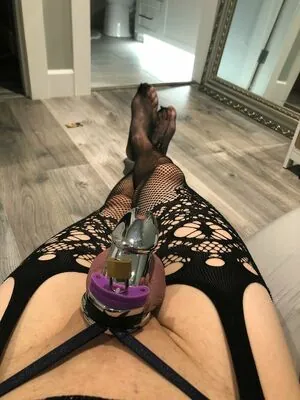 Sissytease90